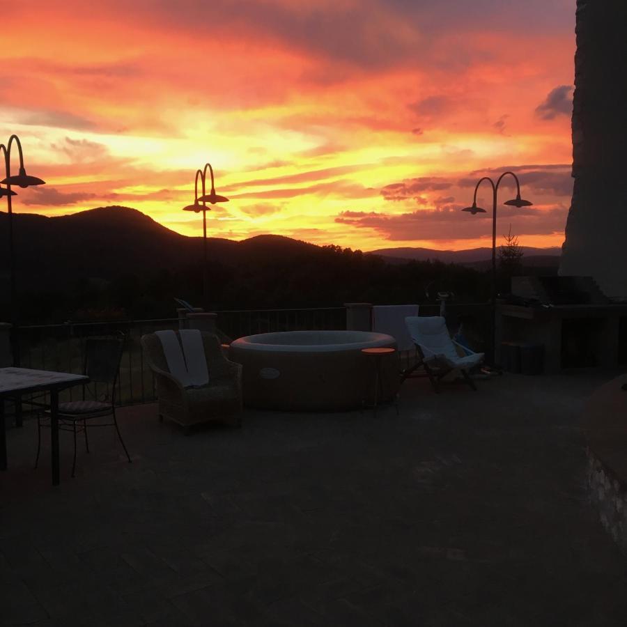 Casale Flaminia Bed & Breakfast Spoleto Exterior photo